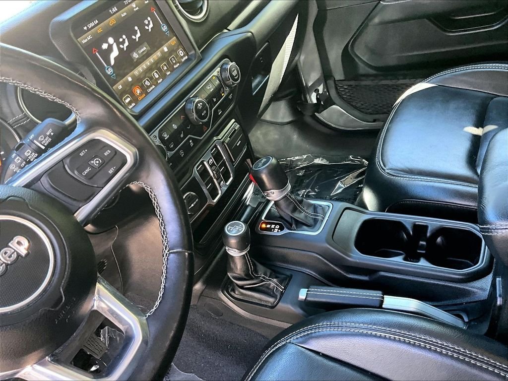 Used 2022 Gray Jeep Unlimited Sahara image 13