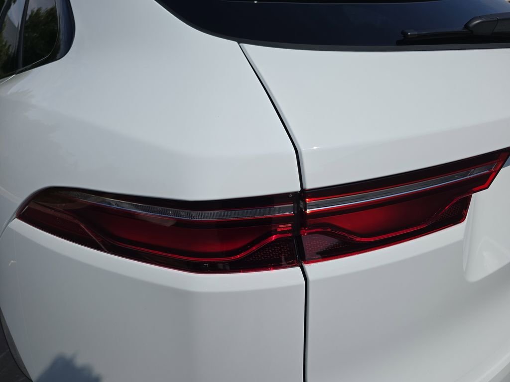 2026 Jaguar F-Pace R-Dynamic S - Photo 11