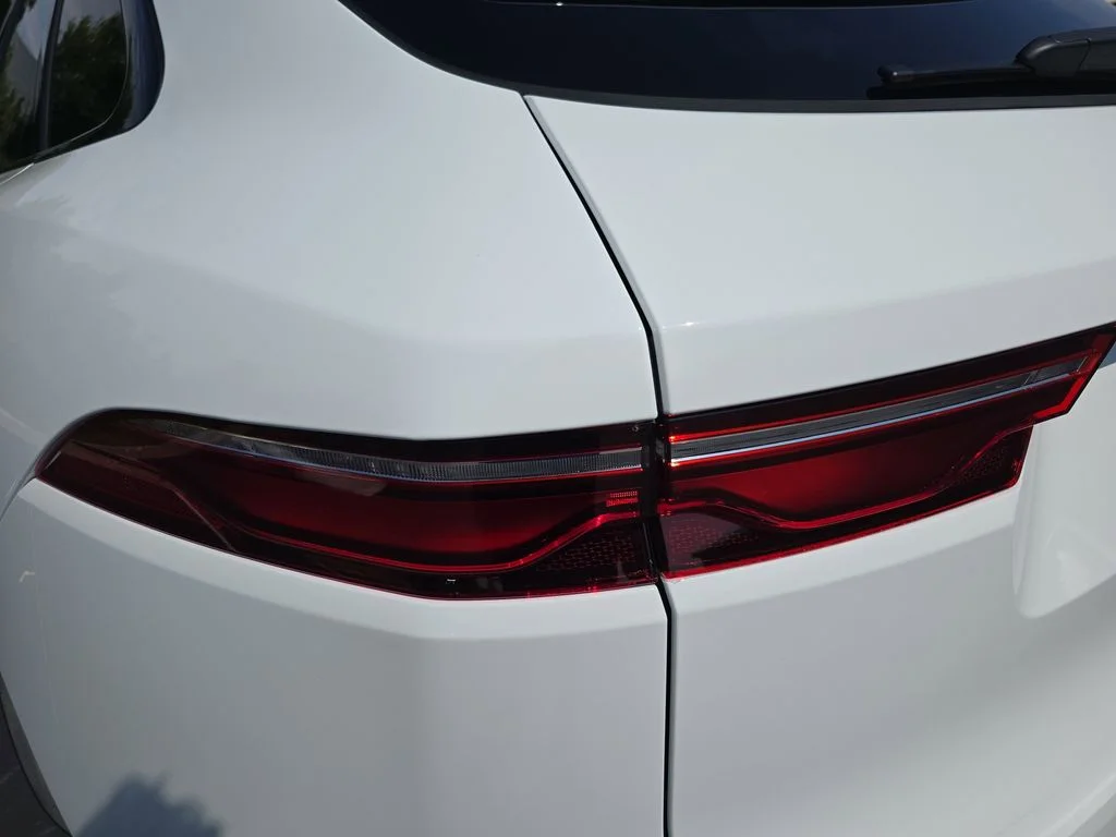 2026 Jaguar F-Pace R-Dynamic S - Photo 11