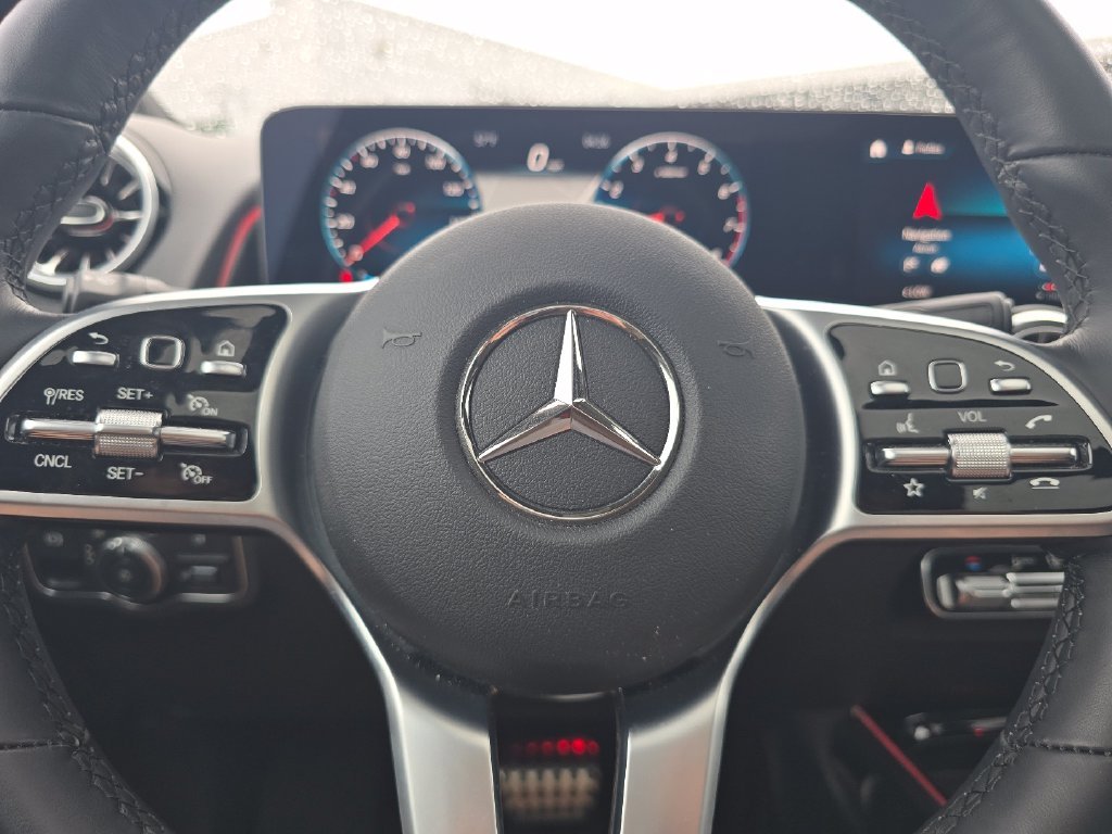 Certified Used 2023  Mercedes-Benz GLB 250 image 29