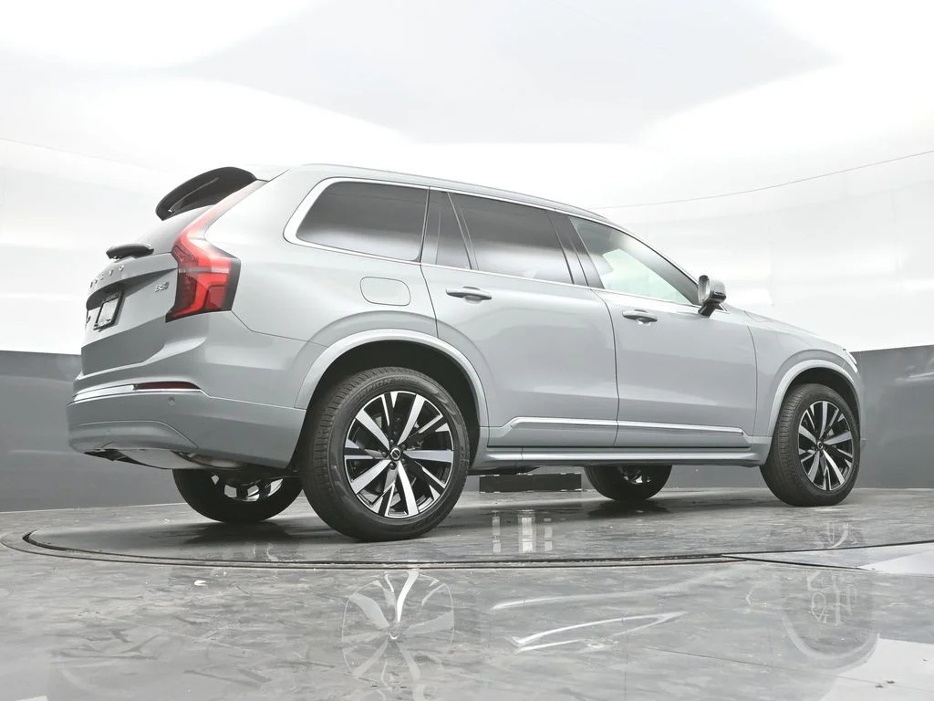 New 2026 Vapour Grey Volvo Core image 44