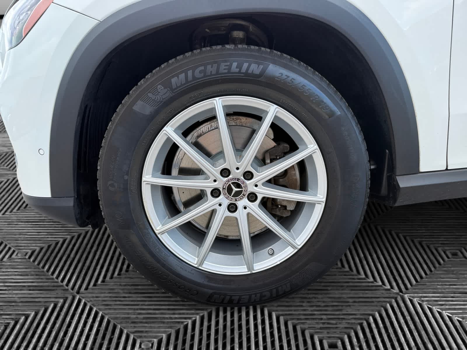 Certified Used 2025 Polar White Mercedes-Benz GLE 350 image 9