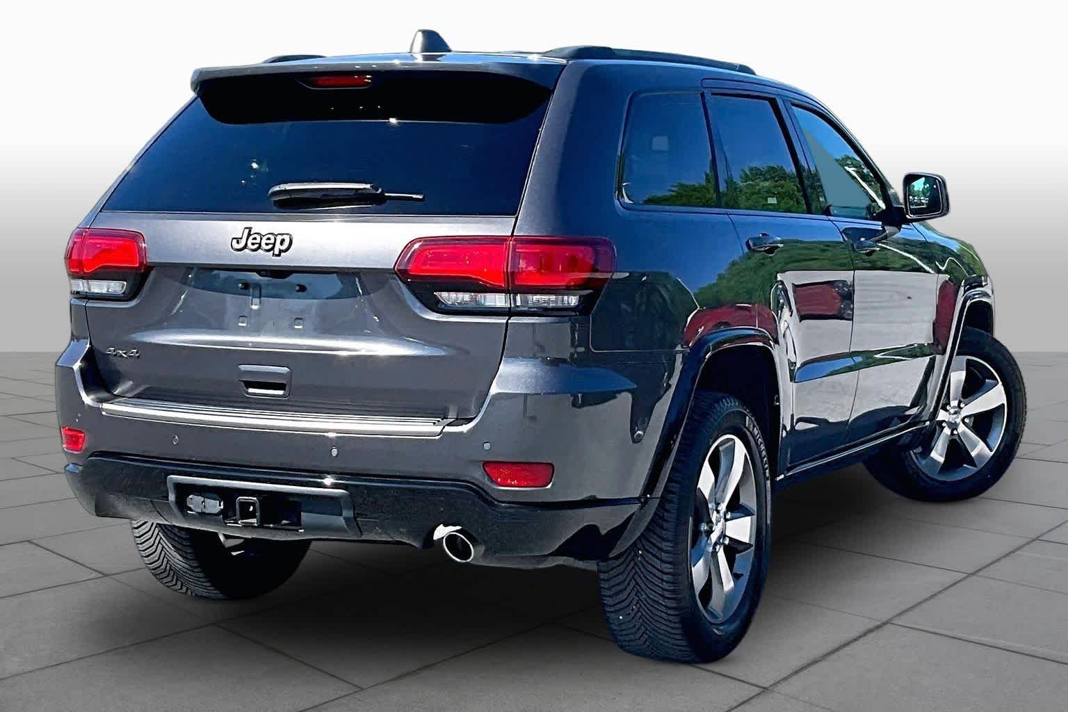 Used 2016 Granite Crystal Metallic Clearcoat Jeep Limited 75th Anniversary image 13