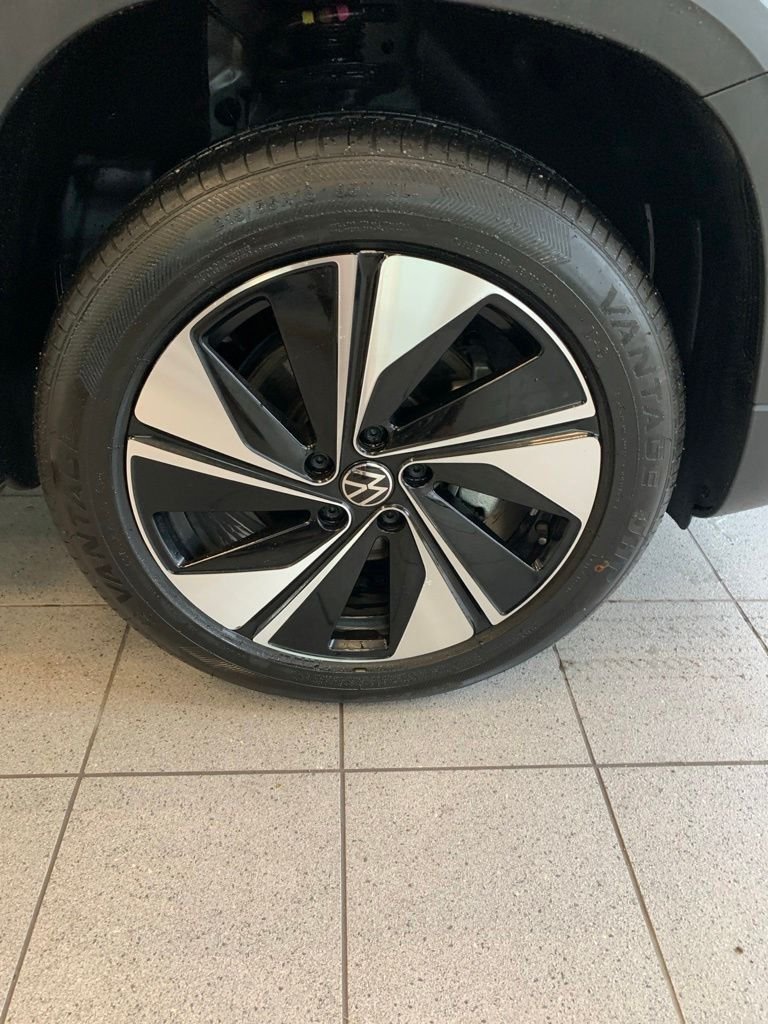 2025 Volkswagen Taos SE - Photo 16
