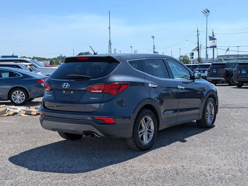 Used 2018 Blue Hyundai 2.4 Base image 5