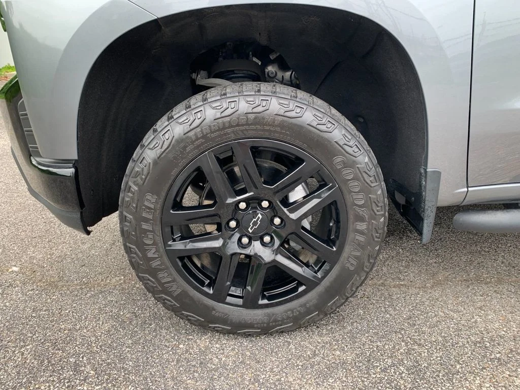 Used 2021 Gray Chevrolet LT Trail Boss image 32