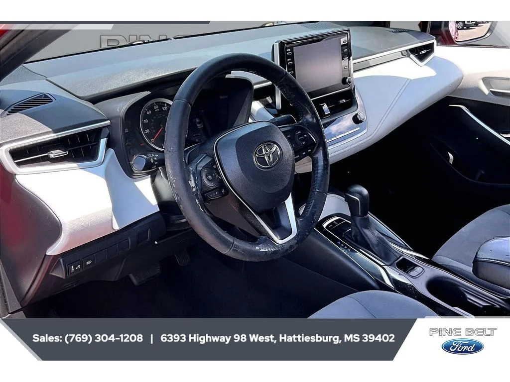 Used 2020 Barcelona Red Metallic Toyota SE image 12