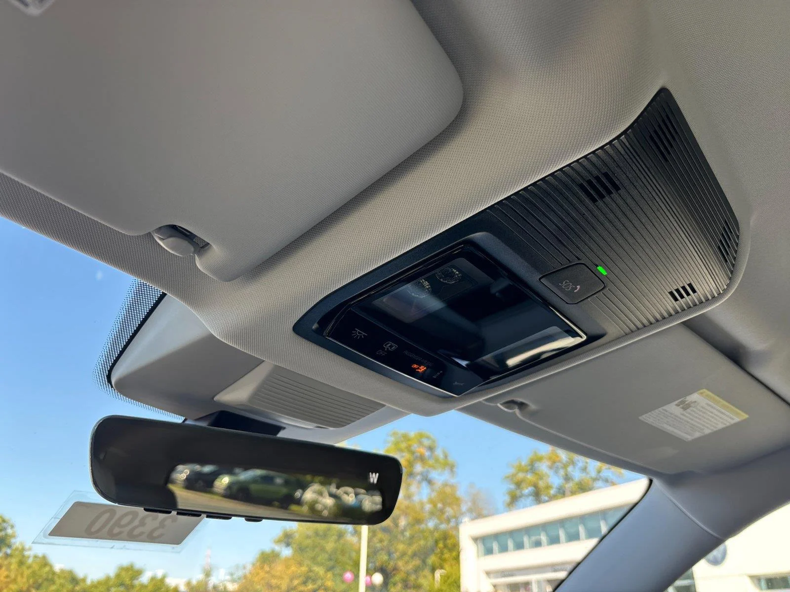 New 2027 Pure Gray Volkswagen SE w/Technology image 28