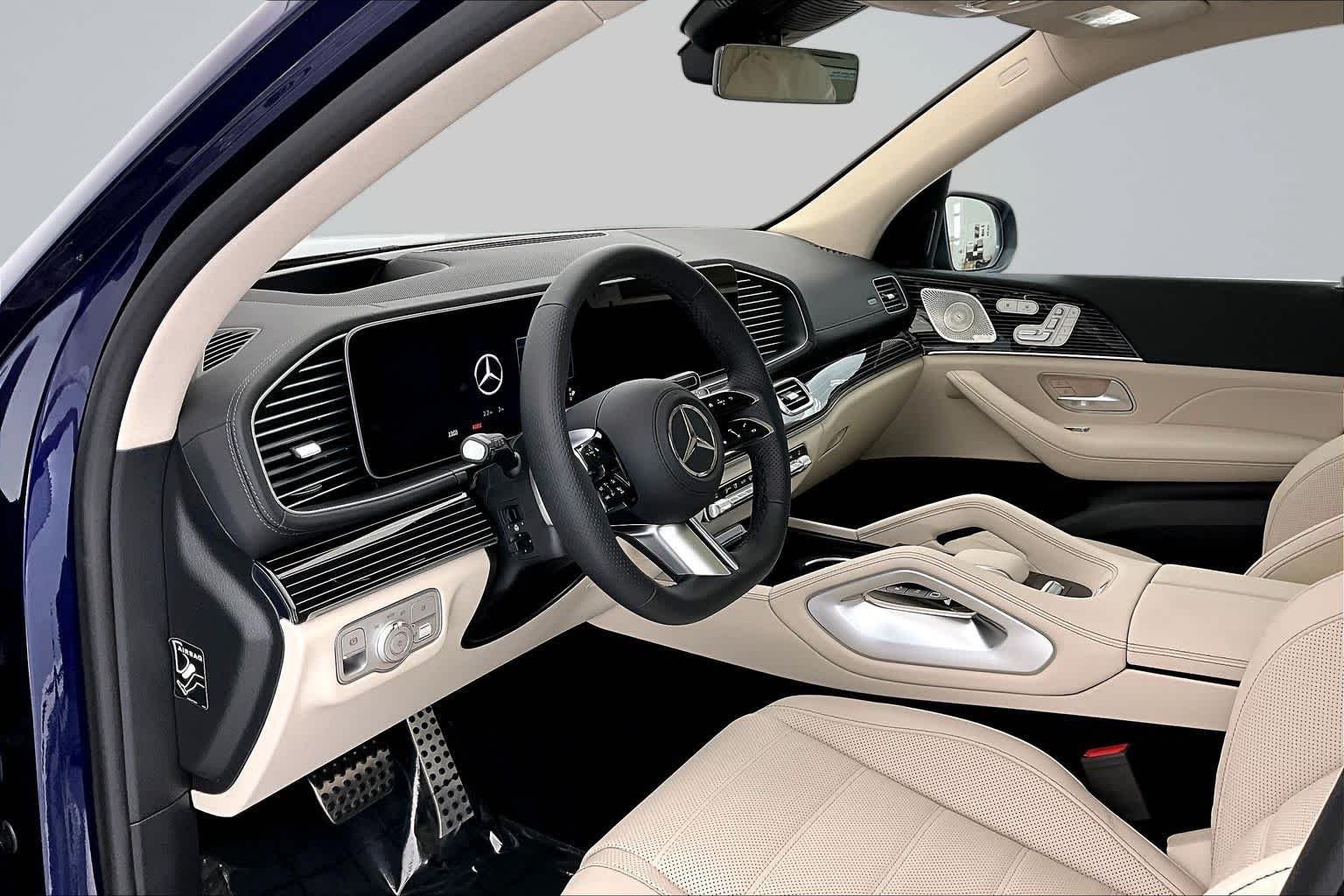 New 2026 MANUFAKTUR Mystic Blue Metallic Mercedes-Benz GLS 450 image 2