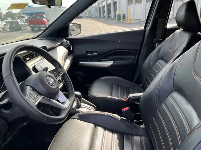 Used 2020 Gray Nissan SR image 7