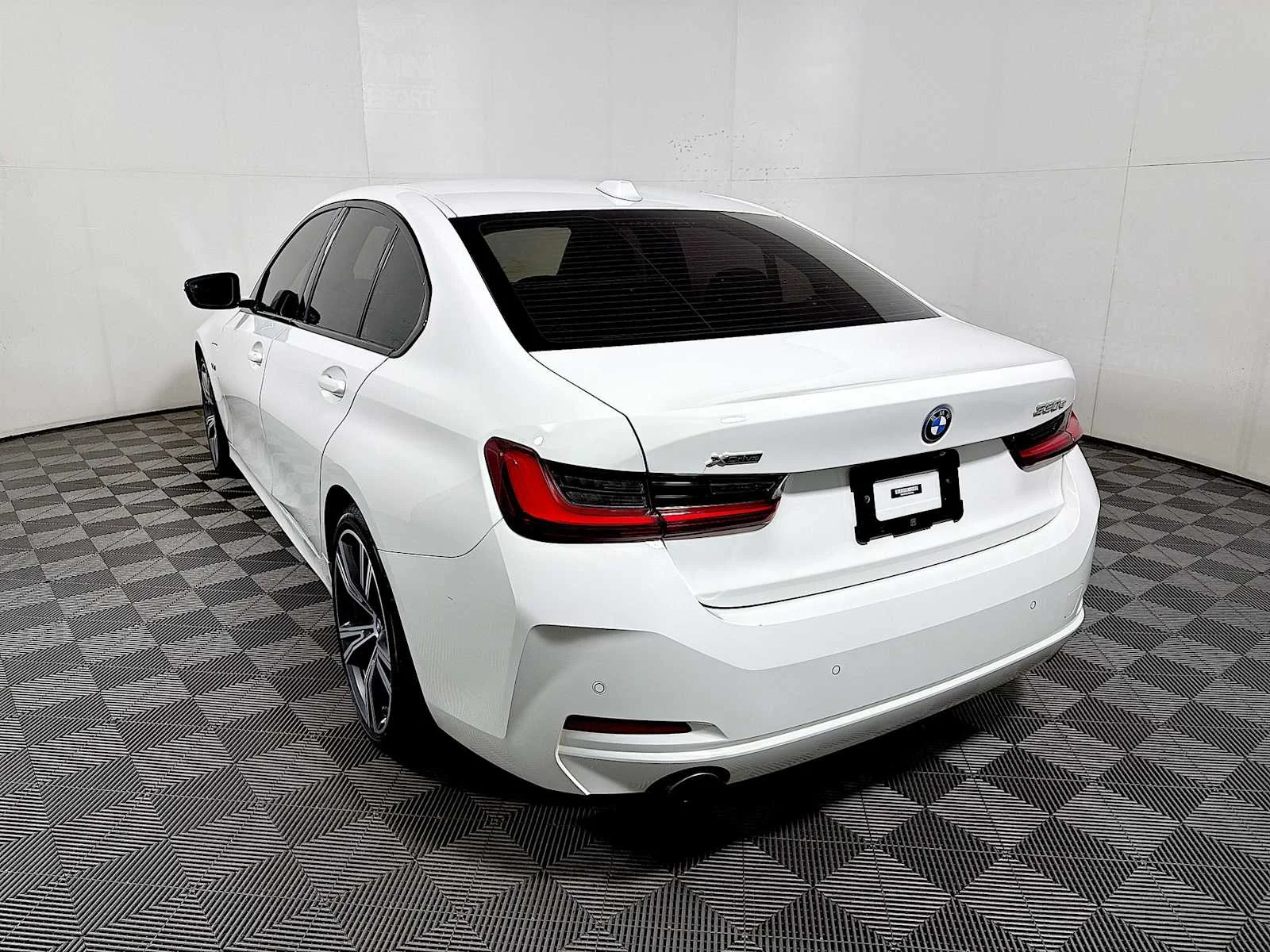 Used 2023 Alpine White BMW 330e xDrive image 5