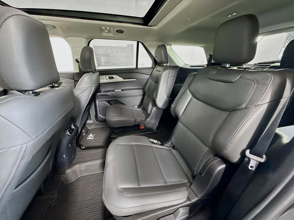 New 2026 Agate Black Metallic Ford Active image 25