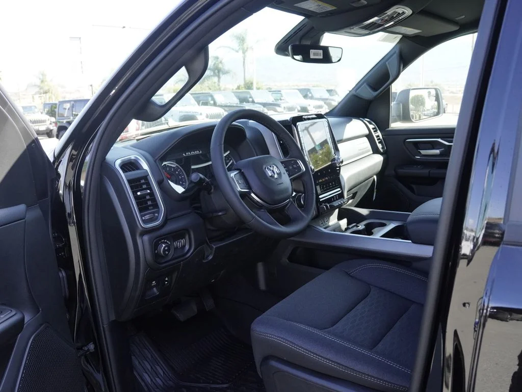 New 2026 Diamond Black Crystal Pearl-Coat Exterior Paint RAM Big Horn/Lone Star image 20