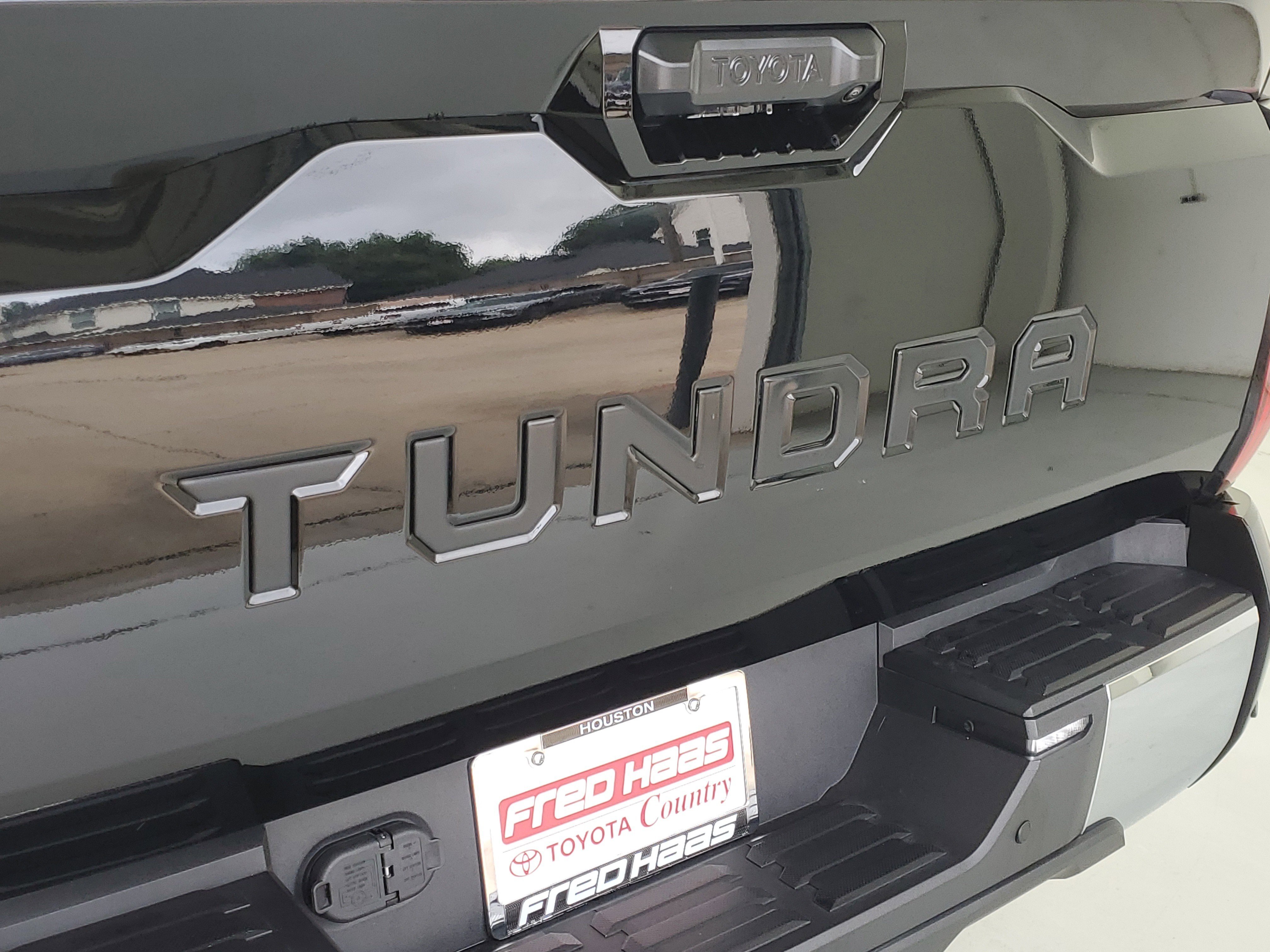 Used 2023 Midnight Black Metallic Toyota SR5 image 9