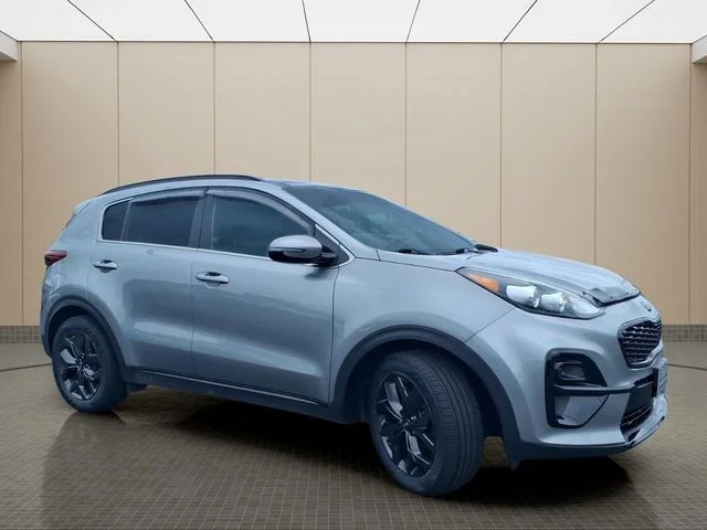 Used 2022 Gray Kia Nightfall image 5