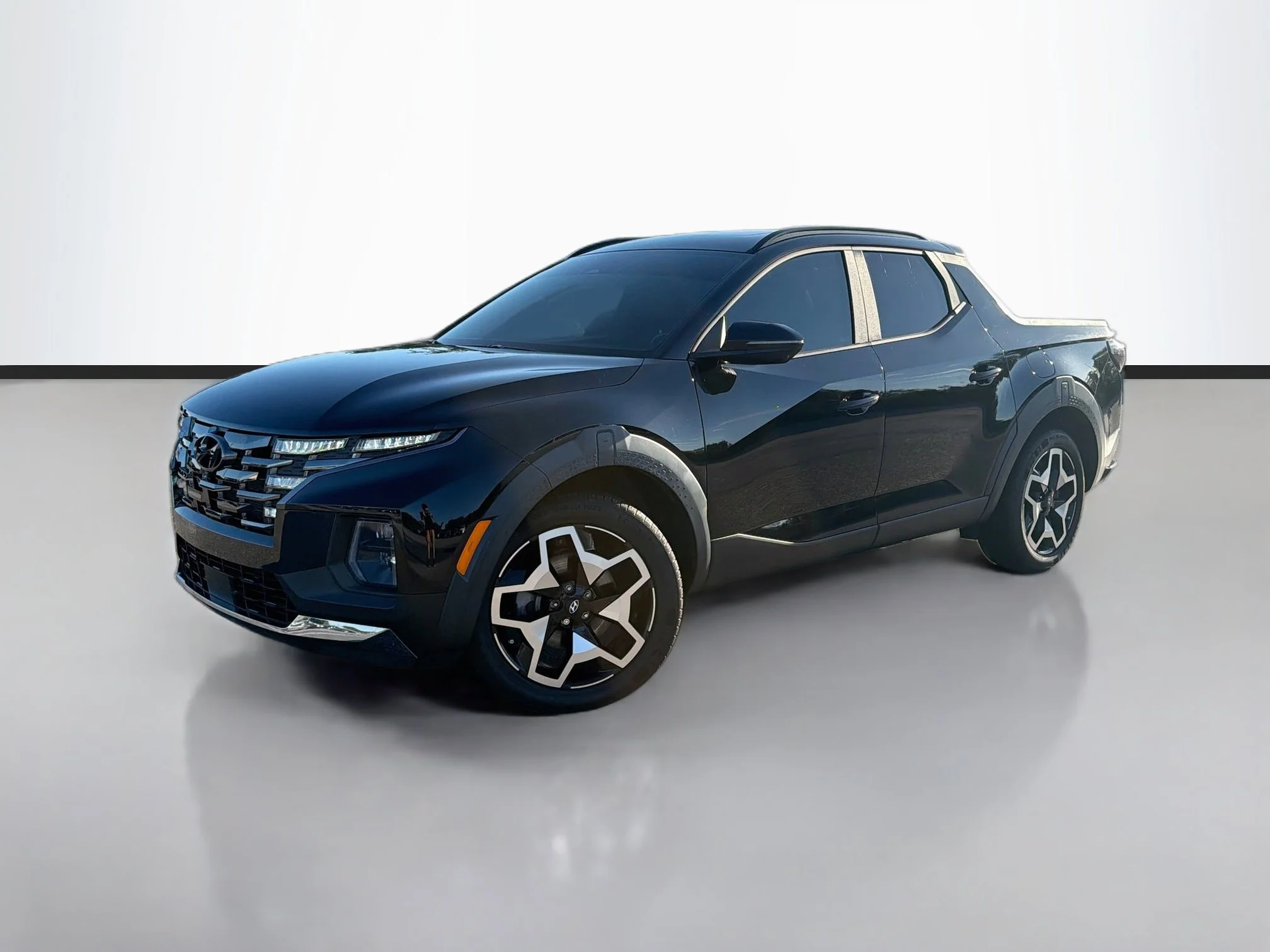 Used 2023 Phantom Black Hyundai Limited image 1
