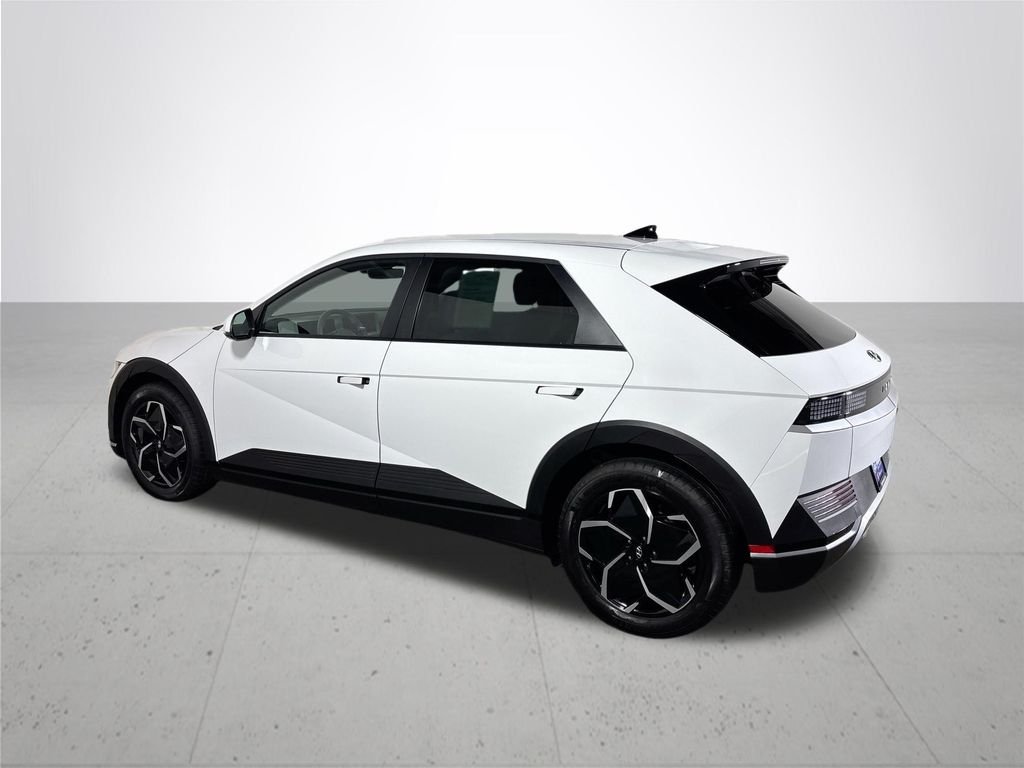 Used 2023 White Hyundai SEL image 8
