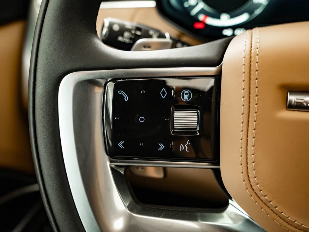 New 2026 Belgravia Green Land Rover SE image 27