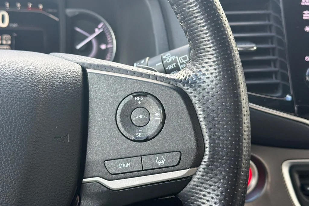 Used 2022 Lunar Silver Metallic Honda EX-L image 32