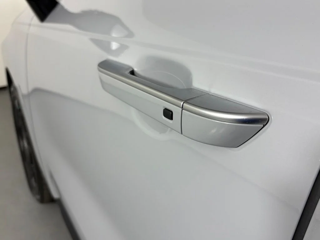 New 2026 Ceramic Silver Kia EX image 12