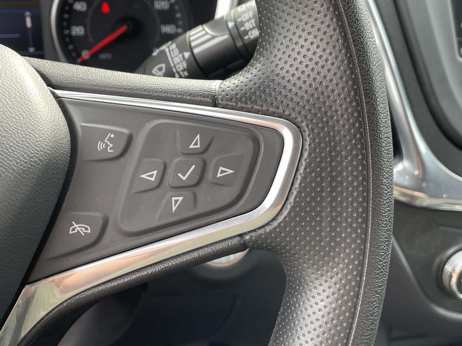 Used 2022 Summit White Chevrolet LT image 32