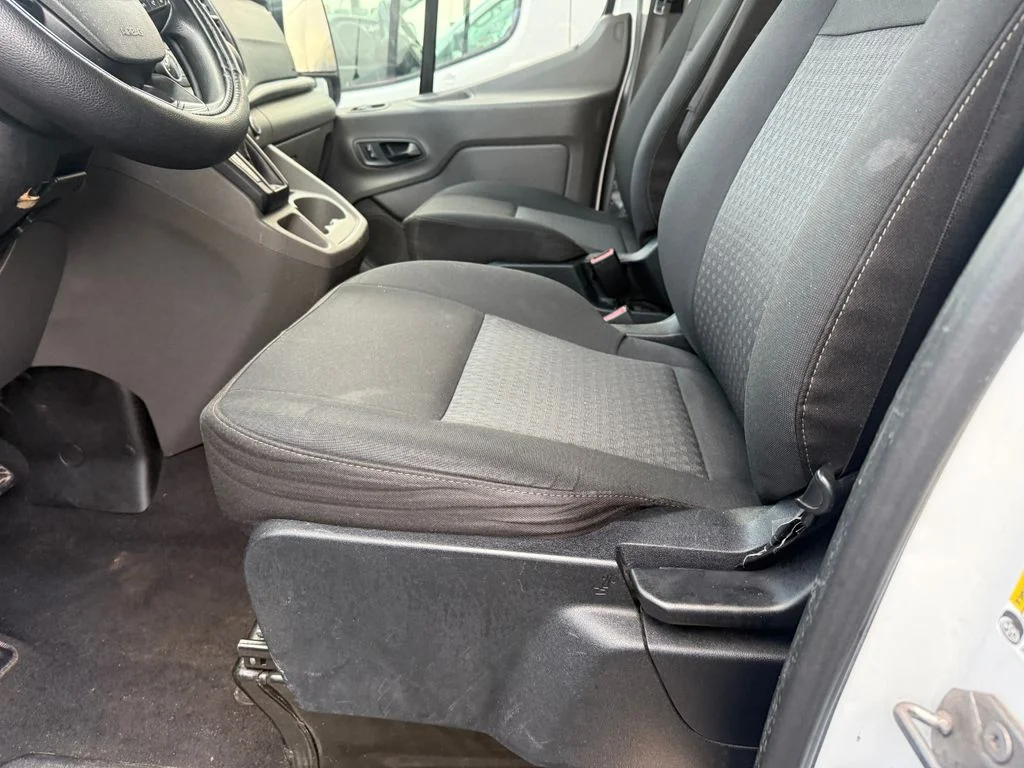 Used 2021 White Ford XLT image 30