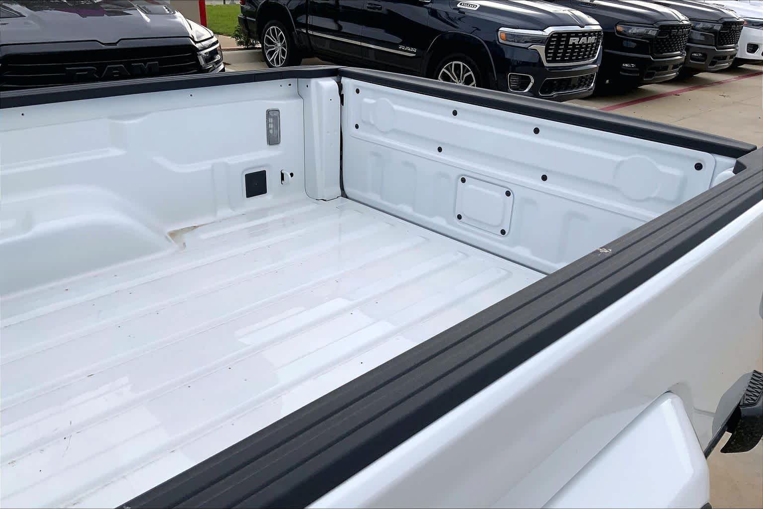 New 2026 Bright White Clear-Coat Exterior Paint Jeep Sport S image 18