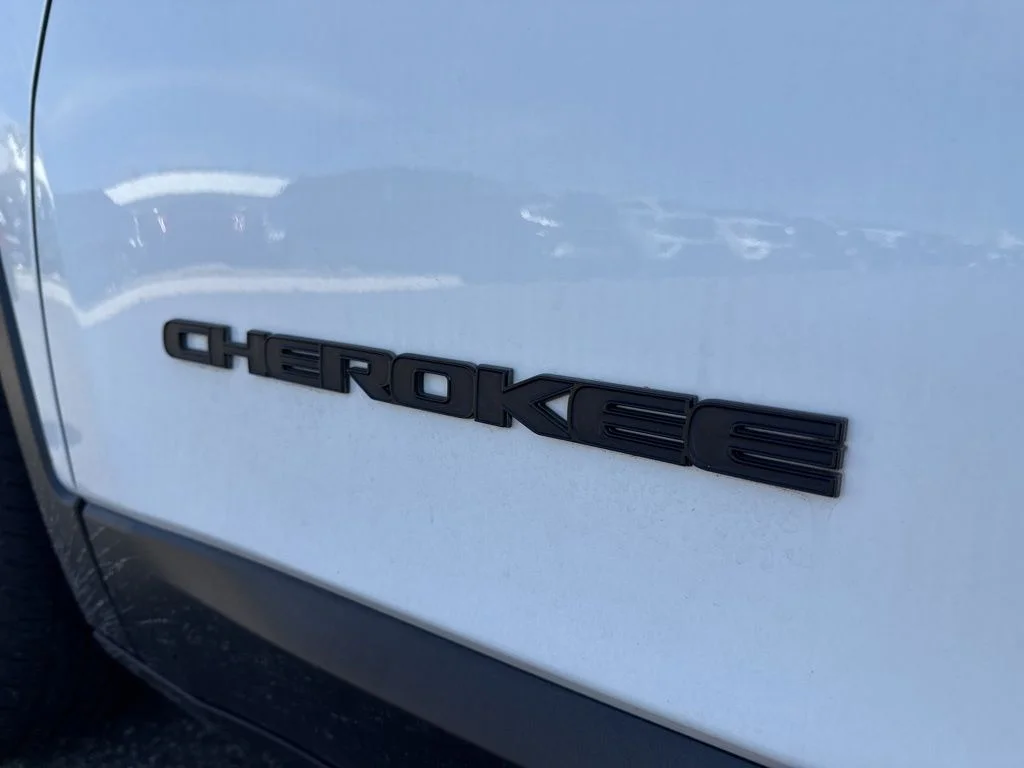 Used 2023 Bright White Clearcoat Jeep Altitude image 12