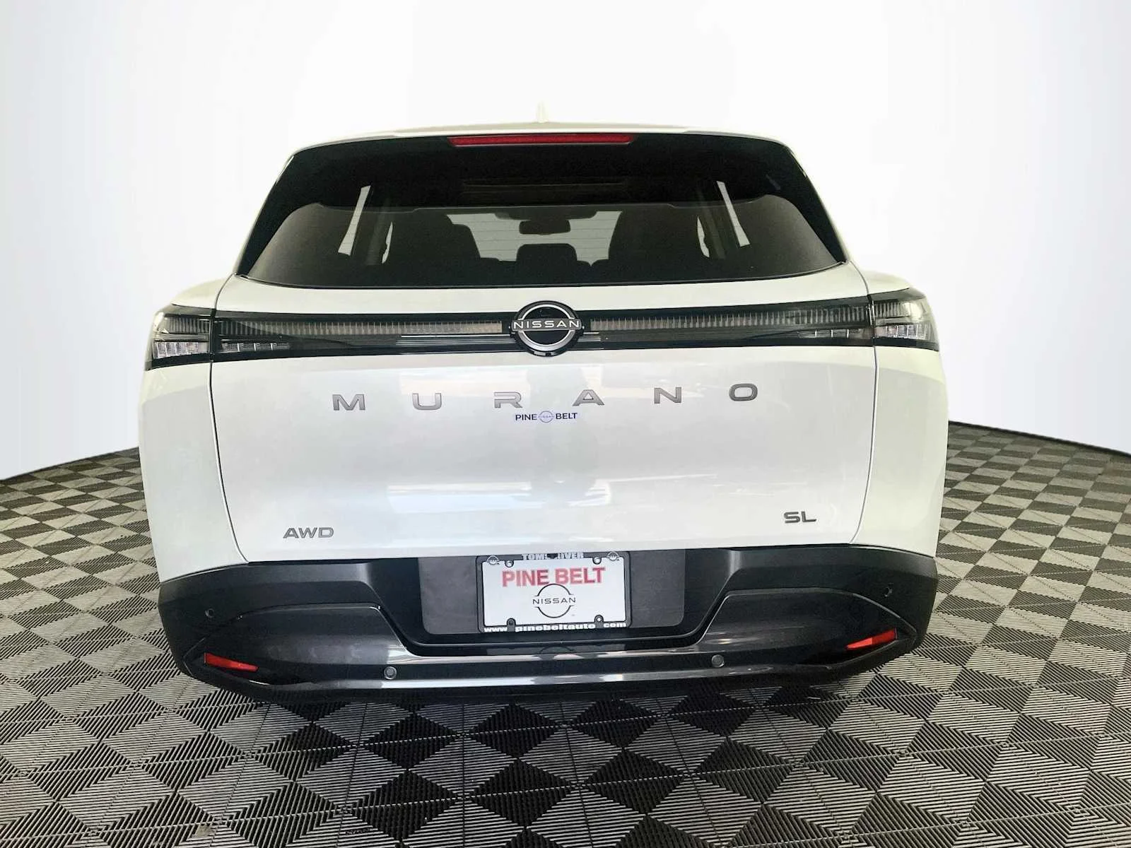 Certified Used 2025 Everest White Pearl Tricoat Nissan SL image 5