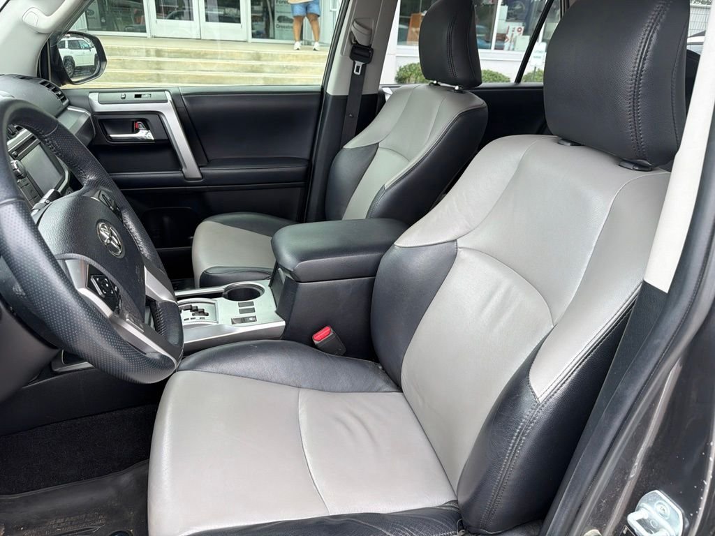 Used 2019 Gray Toyota SR5 image 14