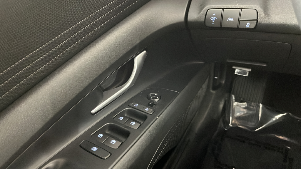 2021 Hyundai Elantra SEL - Photo 28