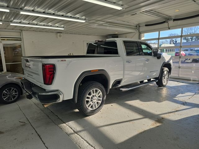 Used 2024 White GMC SLT image 6
