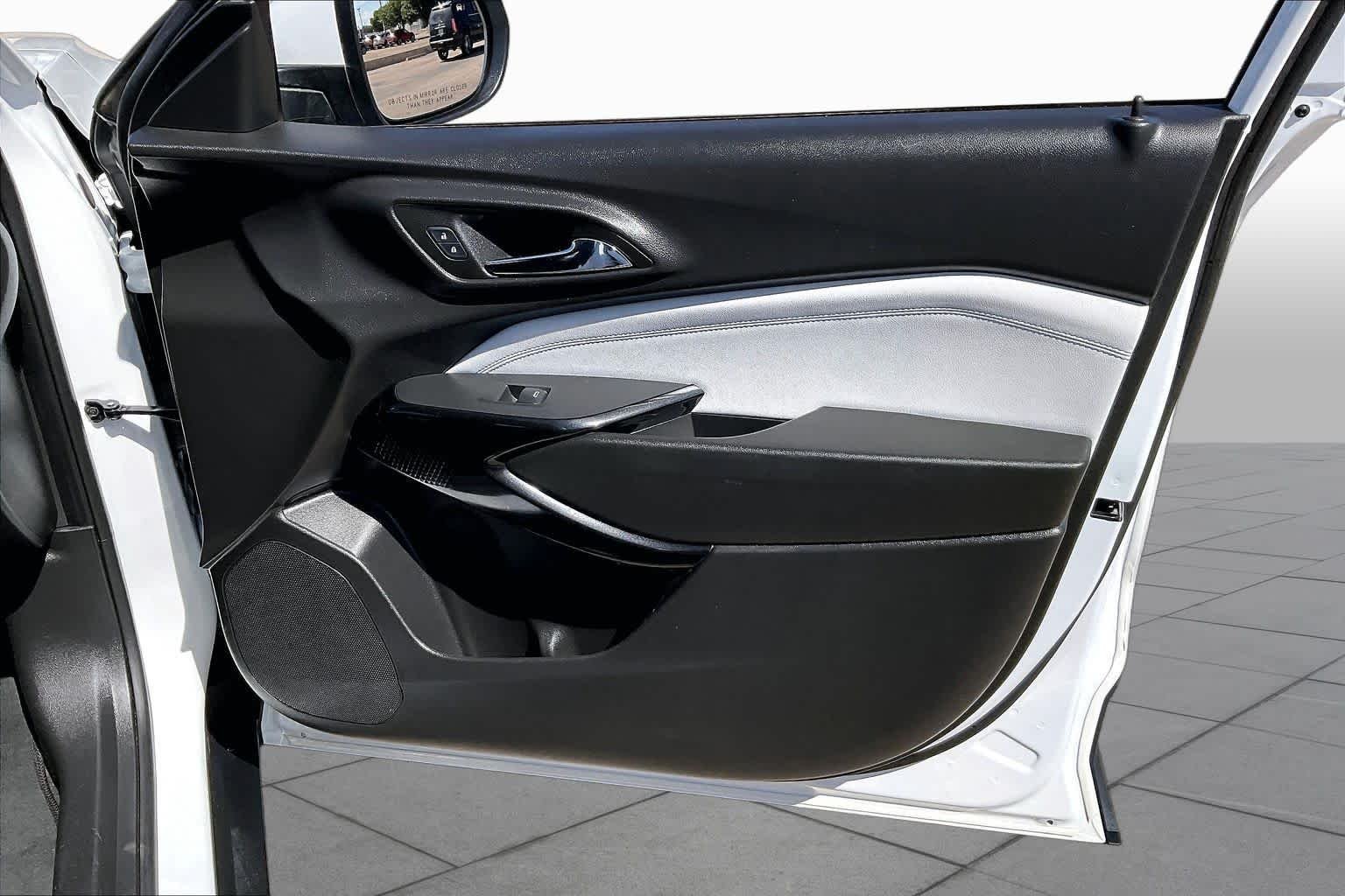 Used 2024 Summit White Chevrolet LT image 22