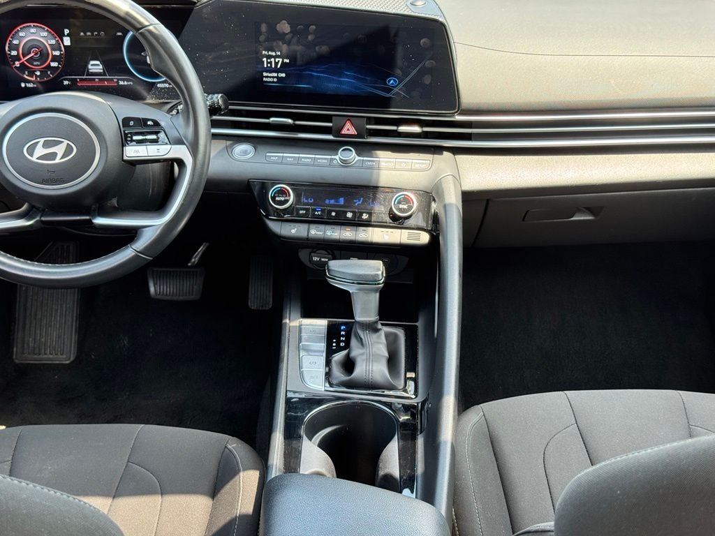 Used 2025 Gray Hyundai SEL Convenience image 24