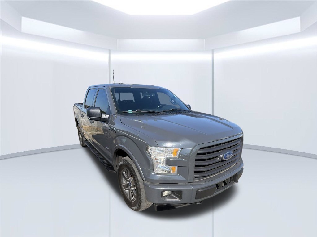 Used 2017 Gray Ford XLT image 2