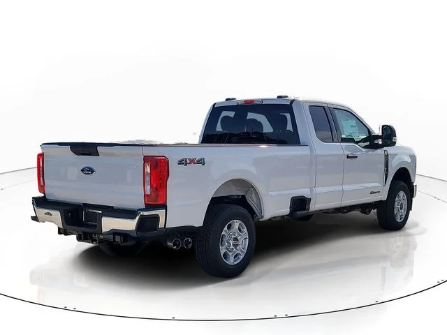 New 2026 Oxford White Ford XLT image 5