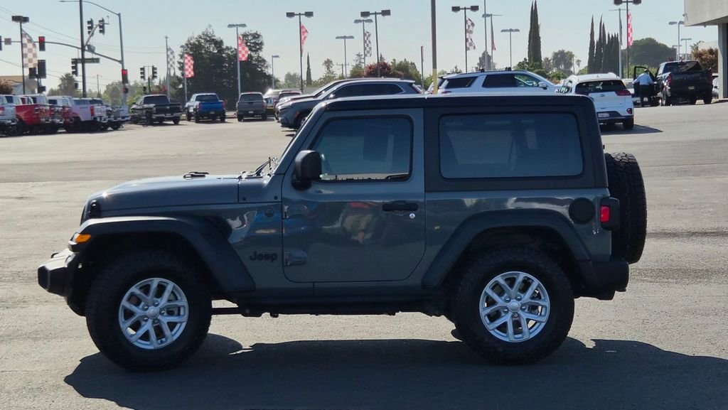 Used 2023 Gray Jeep Sport S image 7
