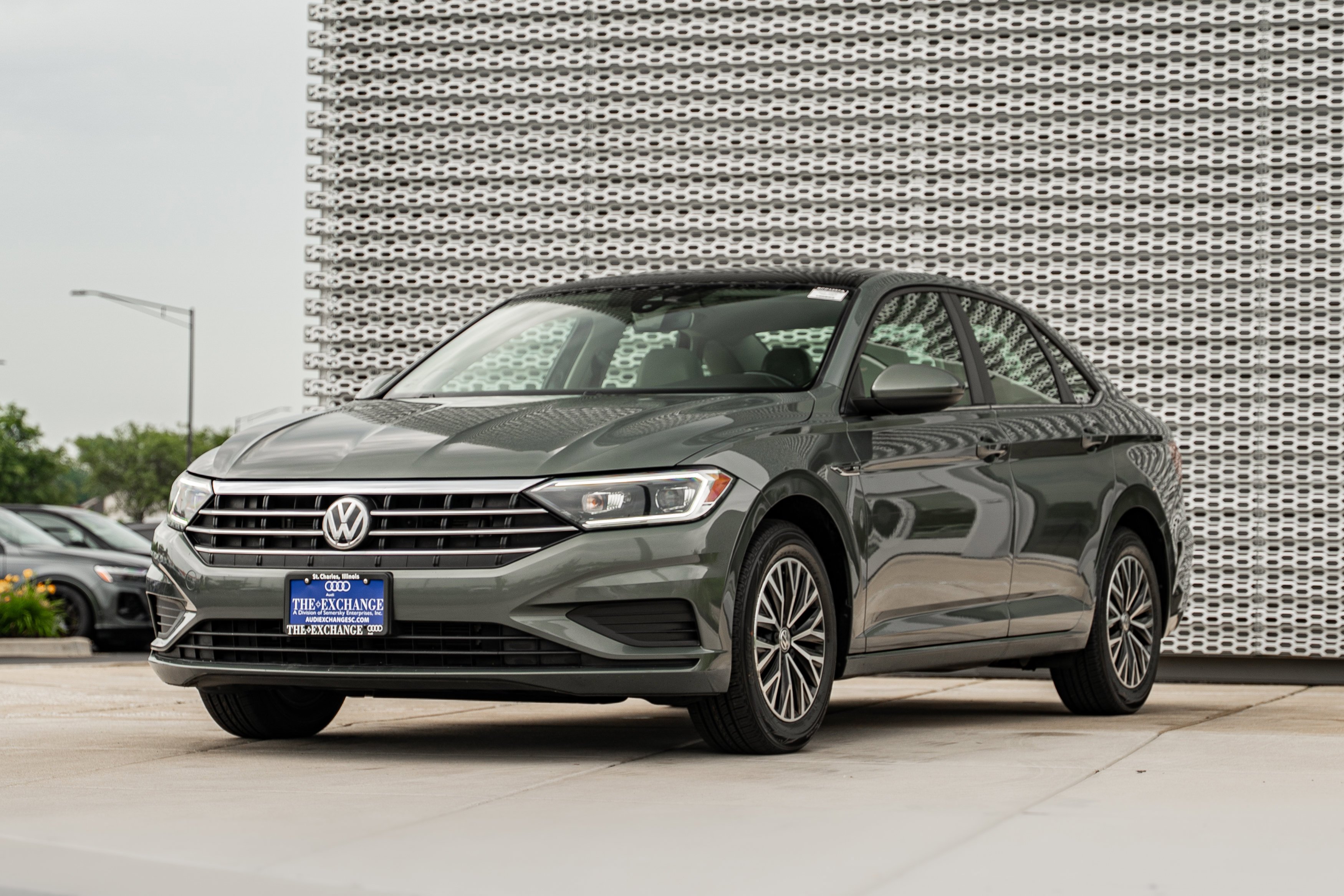 Used 2019 Sage Green Metallic Volkswagen SEL image 7