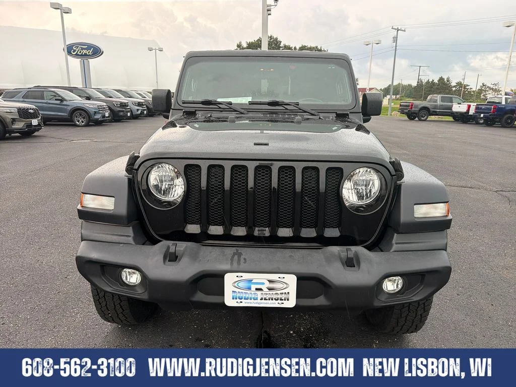 Used 2019 Black Jeep Sport S image 8