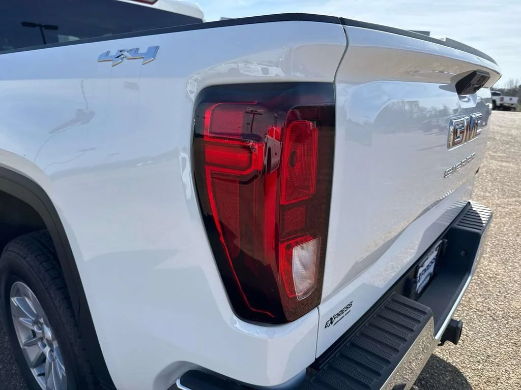 2026 GMC Sierra 1500 Pro - Photo 11