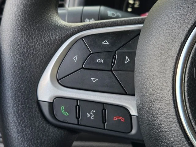 Used 2023 Red Jeep Latitude image 26