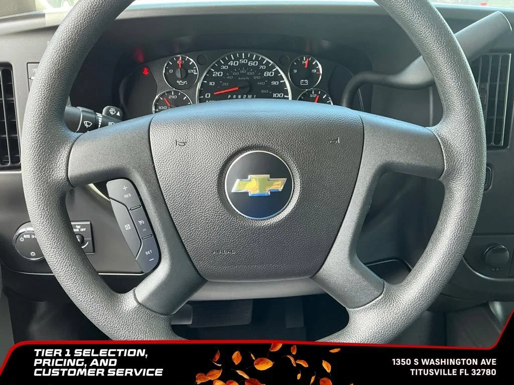 Used 2025 Summit White Chevrolet 1LT image 29