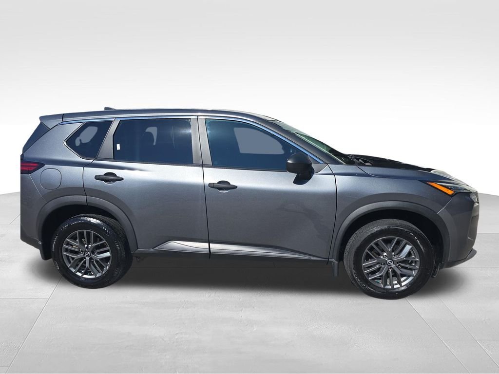 Used 2023 Gray Nissan S image 6