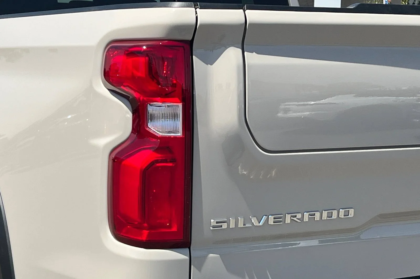 New 2026 White Sands Chevrolet ZR2 image 25