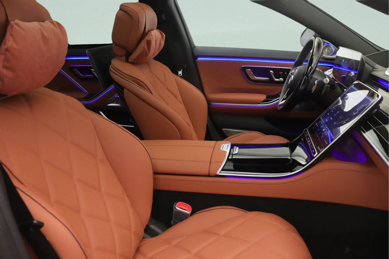 New 2026 Emerald Green Metallic Mercedes-Benz Maybach S 580 4MATIC® image 7