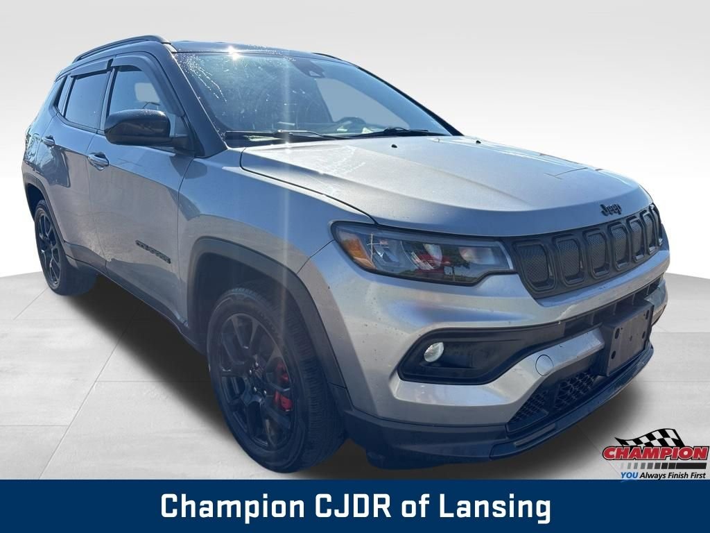 Used 2022 Billet Silver Metallic Jeep Latitude image 10