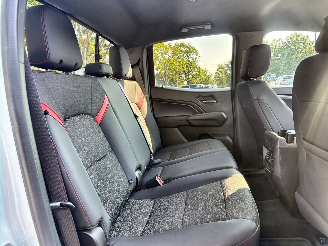 Used 2024 Summit White Chevrolet Z71 image 22