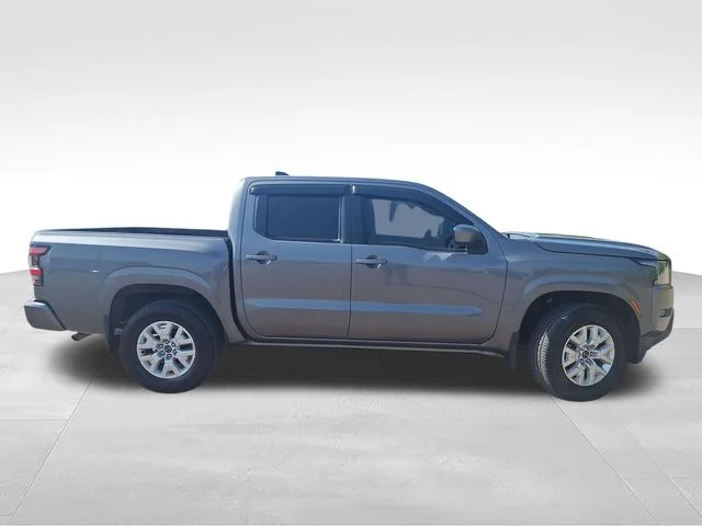 Used 2022 Gray Nissan SV image 9