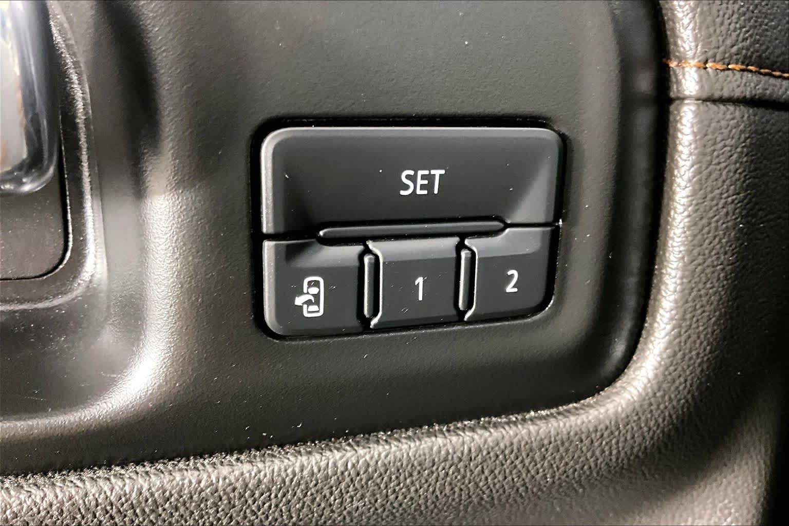 Used 2021 DARK SKY METALLIC GMC AT4 image 34