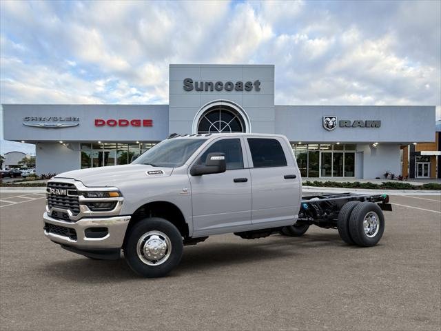 New 2026 Bright White Clear-Coat Exterior Paint RAM Tradesman image 28